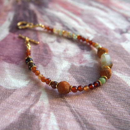 Common Opal(white), Amber(Raw crust), Chrysoprase, Garnet(orange) Bracelet–Buds