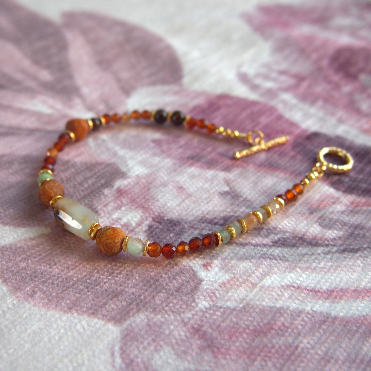 Common Opal(white), Amber(Raw crust), Chrysoprase, Garnet(orange) Bracelet–Buds