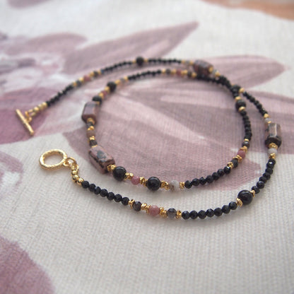 Rhodonite, Tourmaline(black), Opal(common), Rhodochrosite, Lolite Necklace–Dangerous tenderness