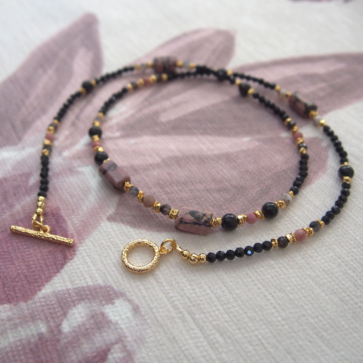 Rhodonite, Tourmaline(black), Opal(common), Rhodochrosite, Lolite Necklace–Dangerous tenderness