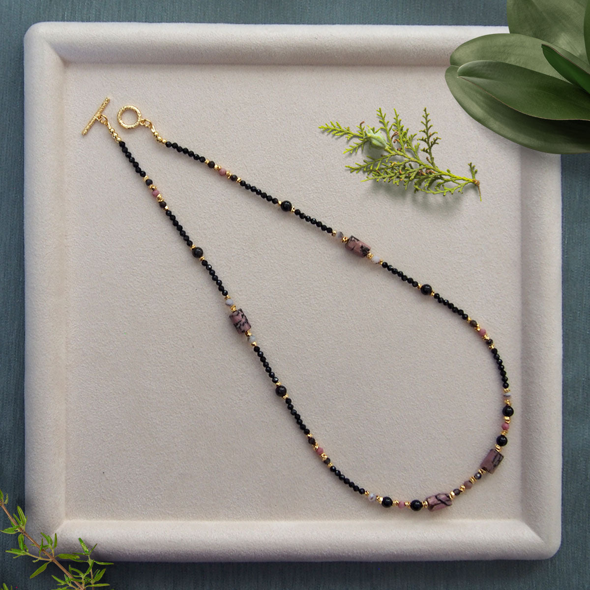 Rhodonite, Tourmaline(black), Opal(common), Rhodochrosite, Lolite Necklace–Dangerous tenderness