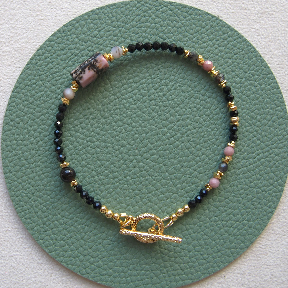 Rhodonite, Tourmaline(black), Opal(common), Rhodochrosite, Lolite Bracelet–Dangerous tenderness