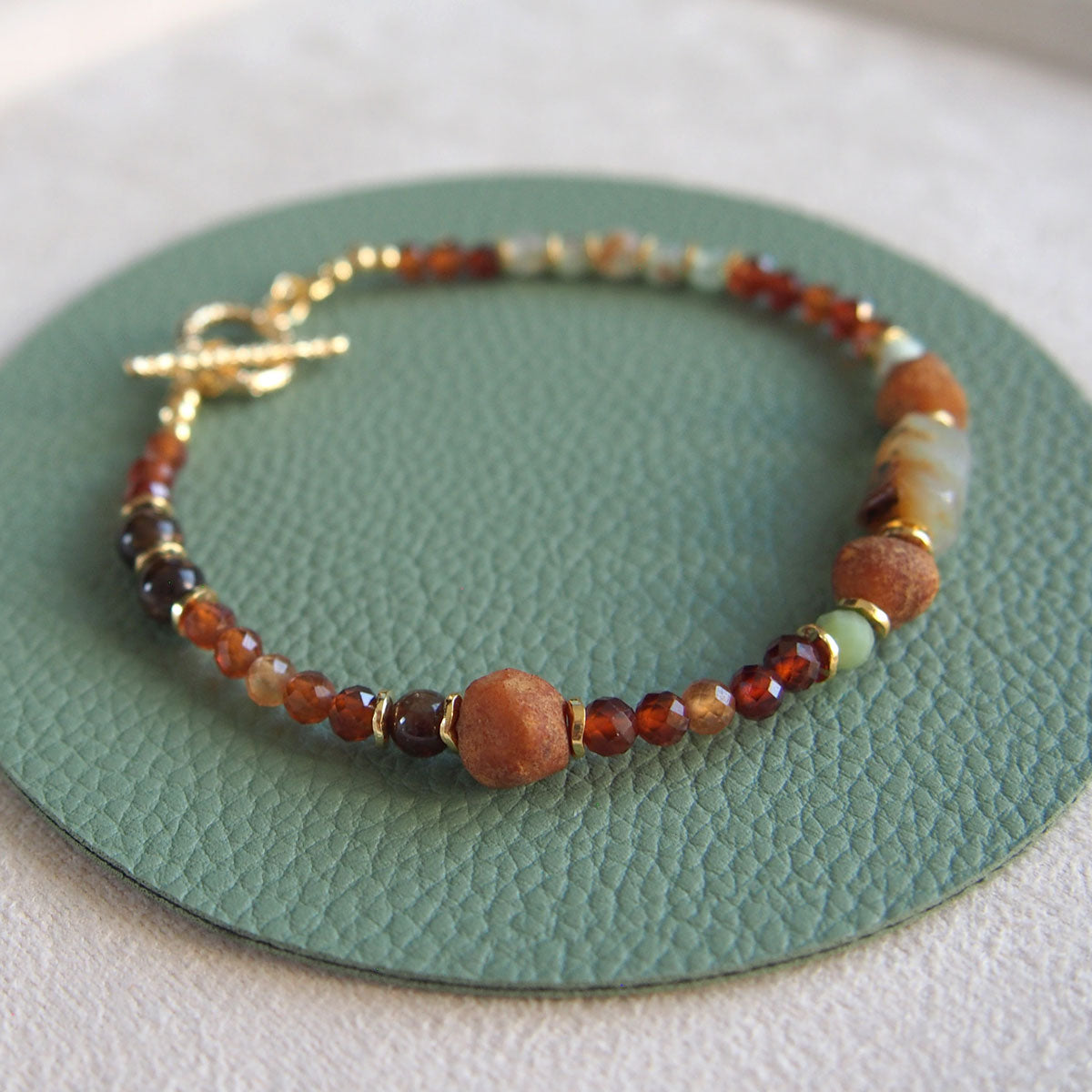 Common Opal(white), Amber(Raw crust), Chrysoprase, Garnet(orange) Bracelet–Buds