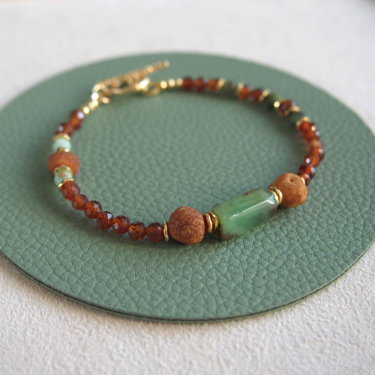 Common Opal(green), Amber(Raw crust), Chrysoprase, Garnet(orange) Bracelet–Buds
