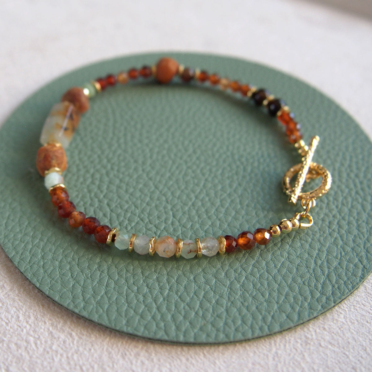 Common Opal(white), Amber(Raw crust), Chrysoprase, Garnet(orange) Bracelet–Buds