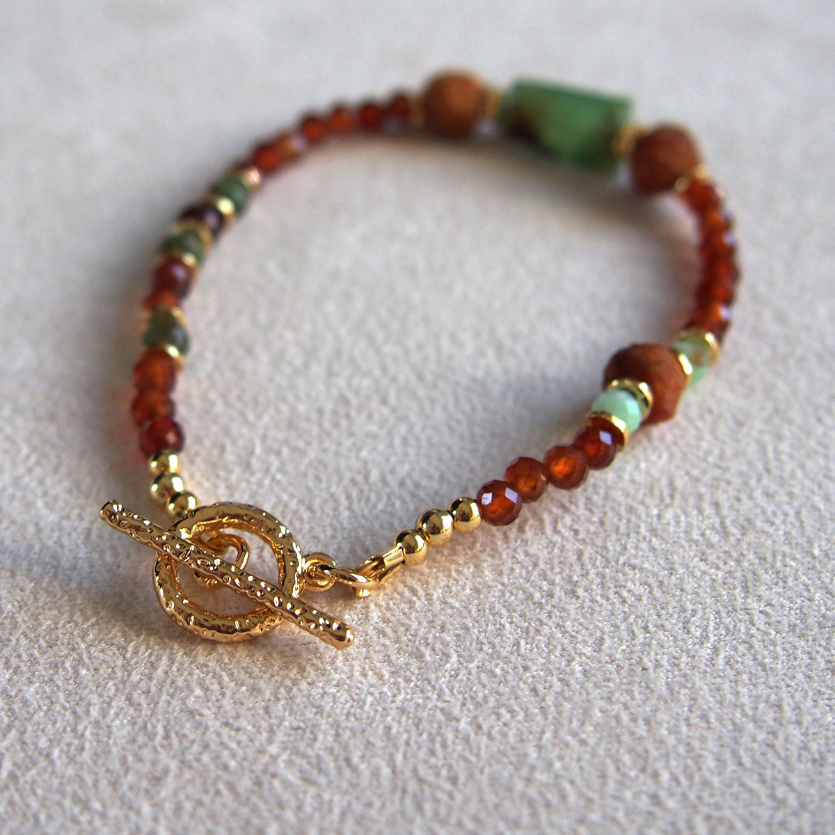 Common Opal(green), Amber(Raw crust), Chrysoprase, Garnet(orange) Bracelet–Buds