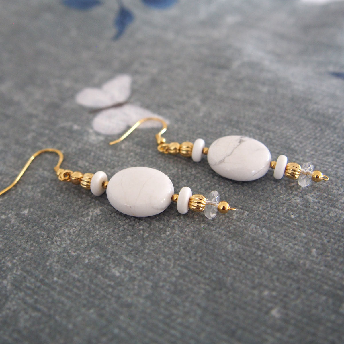 Magnesite, Rock Crystal Earring- Snow