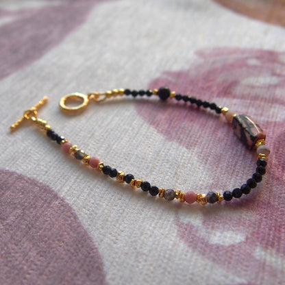Rhodonite, Tourmaline(black), Opal(common), Rhodochrosite, Lolite Bracelet–Dangerous tenderness