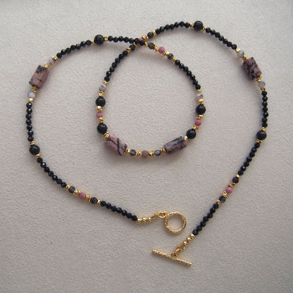 Rhodonite, Tourmaline(black), Opal(common), Rhodochrosite, Lolite Necklace–Dangerous tenderness
