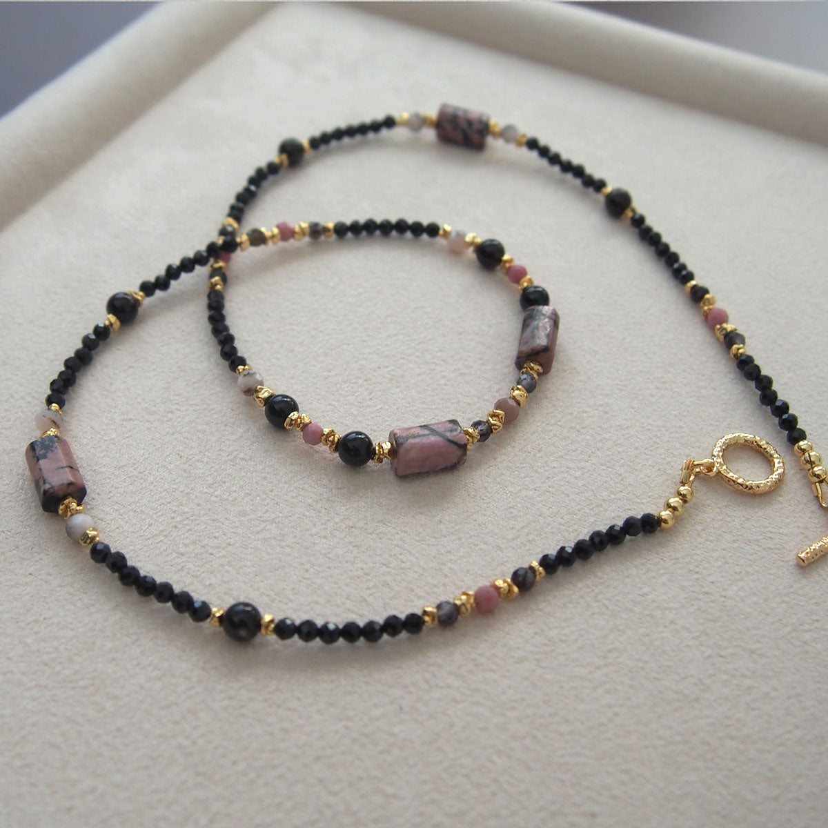 Rhodonite, Tourmaline(black), Opal(common), Rhodochrosite, Lolite Necklace–Dangerous tenderness