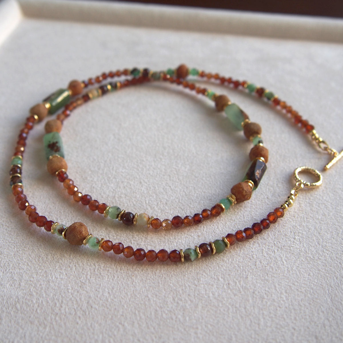 Common Opal(green), Amber(Raw crust), Chrysoprase, Garnet(orange) Necklace–Buds