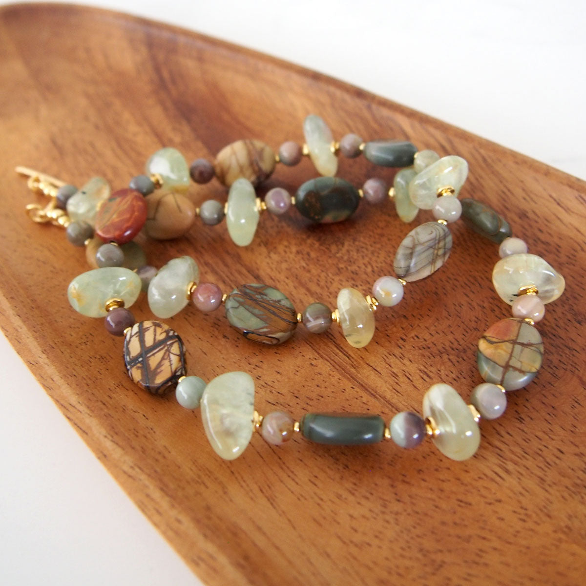 Prehnite, Picture Stone(oval), Alxa Agate Necklace- Vineyard