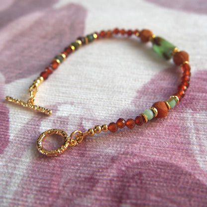 Common Opal(green), Amber(Raw crust), Chrysoprase, Garnet(orange) Bracelet–Buds