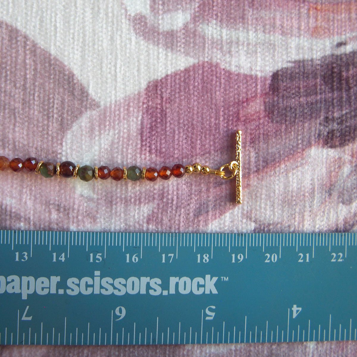 Common Opal(green), Amber(Raw crust), Chrysoprase, Garnet(orange) Bracelet–Buds